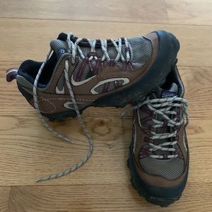 Patagonia Drifter A/C Sable Brown Size 8 Women’s Vibram Hiking Shoe
